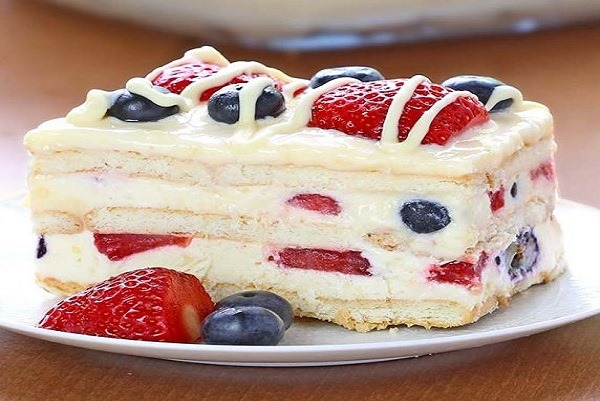 No Bake Summer Berry Icebox Cake - Tocookguide.com